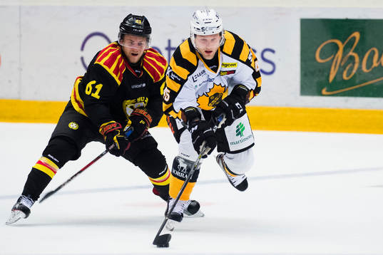 Brynäs Juuso Ikonen och Skellefteås Oscar Möller