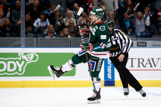 Frölundas Matt Donovan jublar