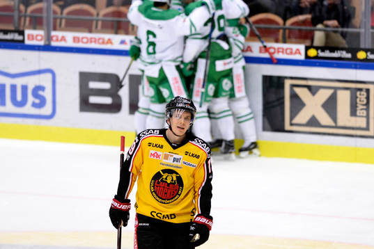 Luleås Joonas Jalvanti deppar och Rögles Ted Brithén