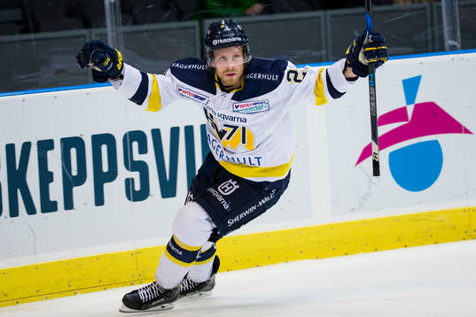 s Mattias Tedenby jublar