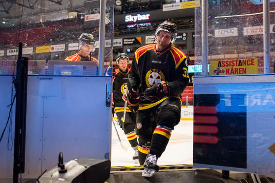 Brynäs Jonathan Granström deppar när han lämnar isen