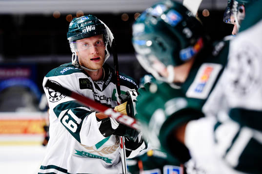 Färjestads Johan Ryno jublar