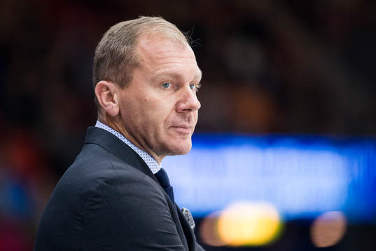 s tränare Johan Lindbom