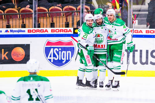 Rögles Kevin Gagné, Jack Connolly och Daniel Widing jublar