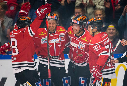 Örebros Joakim Andersson gör 1-0 och jublar