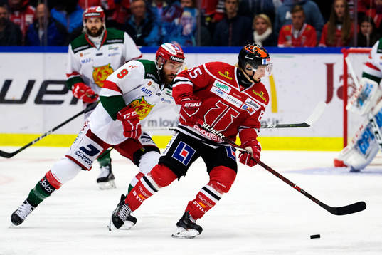 Moras Andrew Rowe och Örebros Sakari Manninen