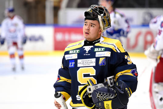 Södertäljes målvakt George Sørensen före
