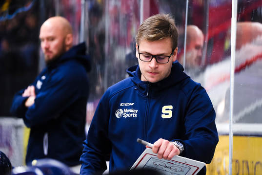 Södertäljes assisterande tränare Nicklas Grossmann och
