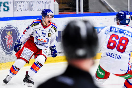 Oskarshamns Lucas Elvenes jublar