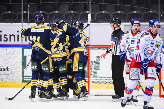 Södertäljes spelare jublar