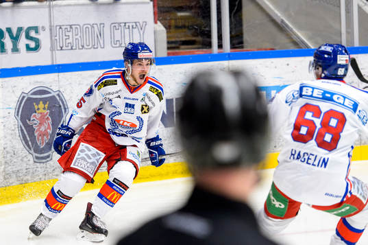 Oskarshamns Lucas Elvenes jublar