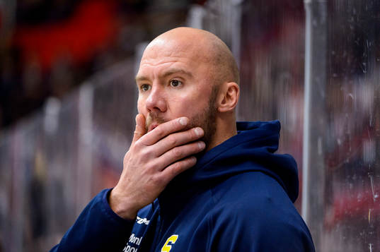 Södertäljes Nicklas Grossmann i båset