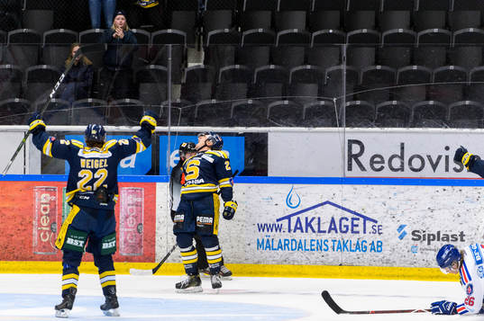 Södertäljes Jonas Liwing jublar