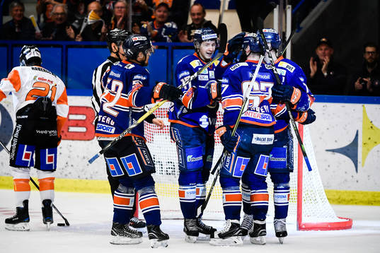 Växjös Pontus Netterberg jublar