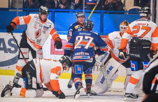 Växjös Tuomas Kiiskinen och Martin Lundberg jublar