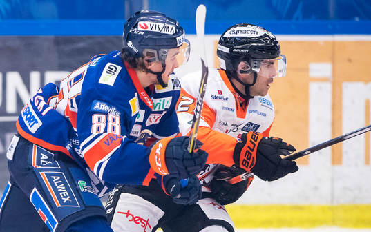 Växjös Adam Brodecki och Karlskronas Cory Murphy