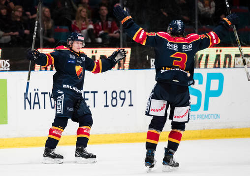 Djurgårdens Alexander Falk jublar
