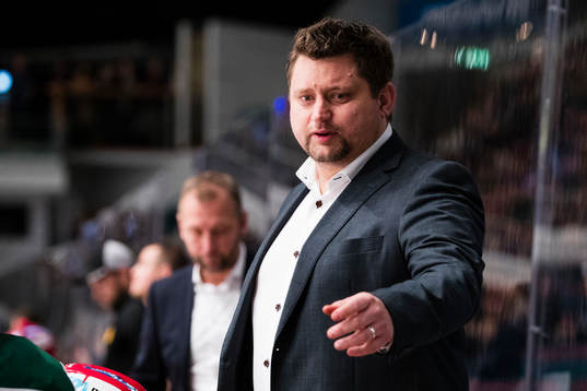 Moras tränare Mattias Karlin