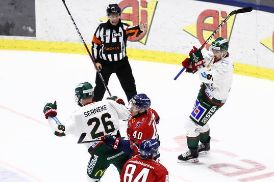 Frölundas Rasmus Dahlin jublar med Adam Almquist