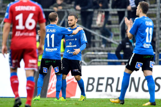 Halmstads Pontus Silfwer jublar