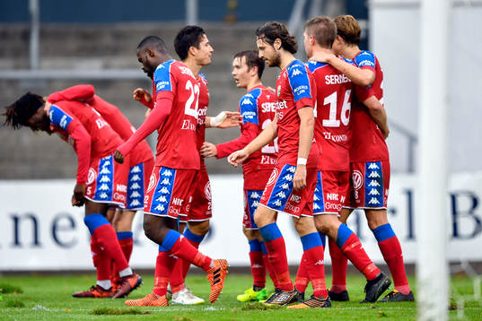 IFK Göteborgs Mikael Boman jublar med lagkamrater