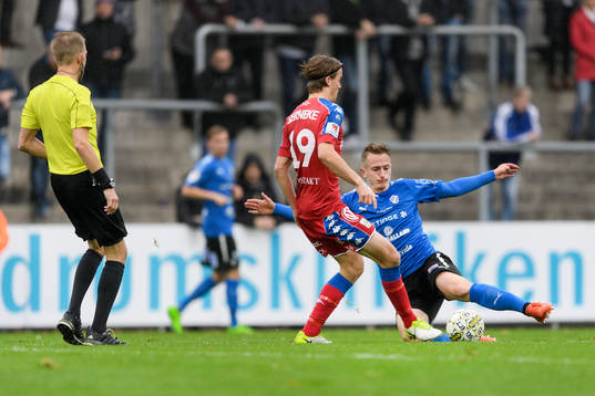IFK Göteborgs August Erlingmark och Halmstads Andreas