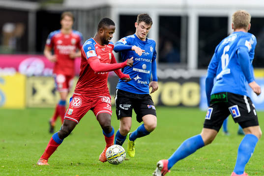 IFK Göteborgs Vajebah Sakor och Halmstads Jonathan Svedberg