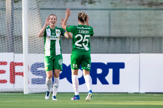 Hammarbys Olga Ekblom jublar