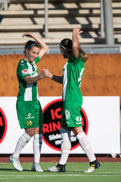 Hammarbys Julia Zigiotti Olme jublar med Filippa Angeldal
