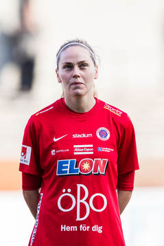 Örebros Lisa Dahlkvist innan fotbollsmatchen i