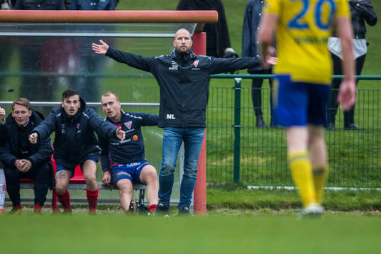 Tvååkers tränare Mattias Lindström jublar
