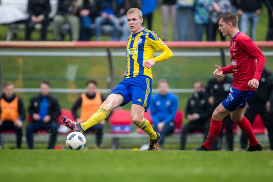 Eskilsminnes Jonatan Persson och Tvååkers David Struski