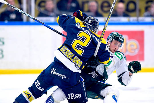 s Kristofer Berglund och Färjestads Per Åslund