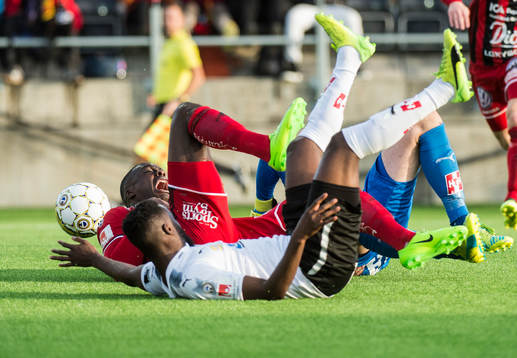 Östersunds Ken Sema grinar illa