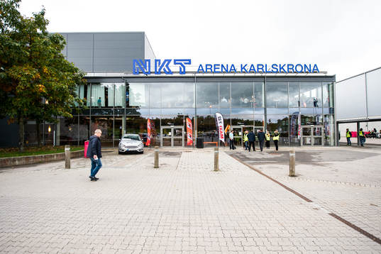 NKT arena utvändigt innan ishockeymatchen i SHL mellan