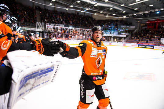 Karlskronas Emil Larsson  jublar