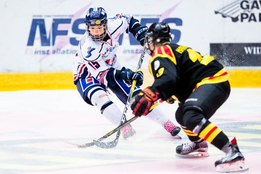 Linköpings Denise Altmann och Brynäs Caroline Markström