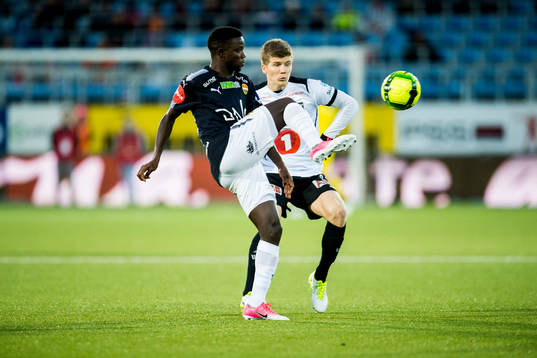 Francisco Júnior of Strømsgodset and Oliver Berg of Odd