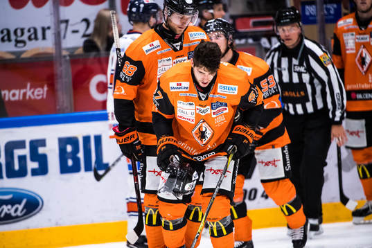 Karlskronas Konstantin Komarek  har ont