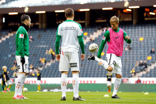 Jönköpings Dzenis Kozica och Jesper Svensson värmer upp