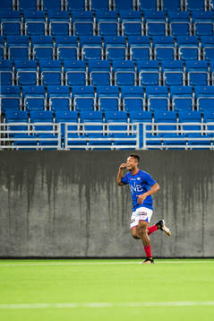 Chidera Ejuke of Vålerenga celebrates 2-0