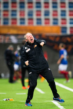 Gjermund Østby, goalkeeper coach of Vålerenga, celebrates