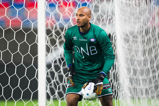 Goalkeeper Adam Larsen Kwarasey of Vålerenga