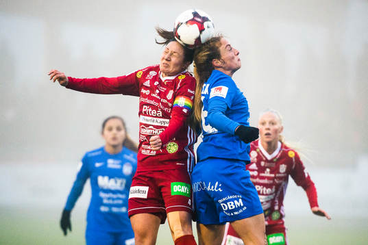 Piteås Josefin Johansson och Eskilstunas Petra Johansson