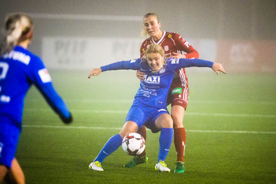 Piteås Julia Karlenäs och Eskilstunas Mimmi Larsson