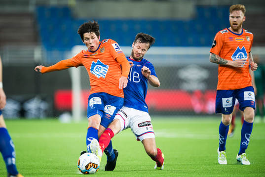 Sondre Brunstad Fet of Aalesund and Robert Mikael
