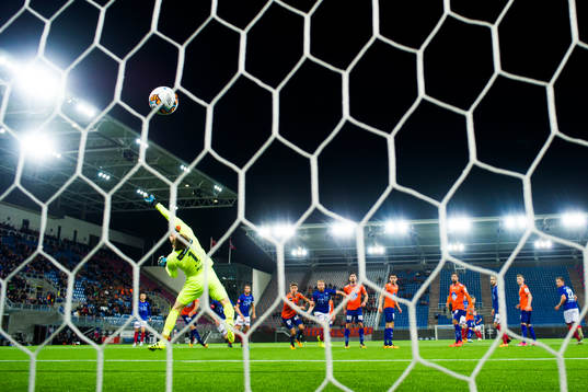 Simen Kristiansen Juklerød of Vålerenga scores 4-1 behind