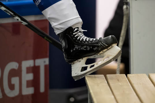 Skridsko innan ishockeymatchen i Hockeyallsvenskan mellan