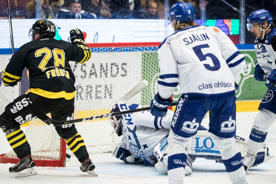 s Jesper Fröden  i ishockeymatchen i Hockeyallsvenskan