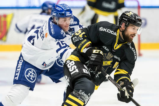 s Emil Lundberg  i ishockeymatchen i Hockeyallsvenskan